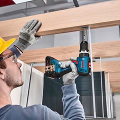 Furadeira e Parafusadeira de Impacto GSB 18V-65 com 2 Baterias e Maleta BOSCH / REF. 06019N31E5000