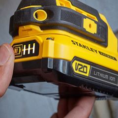 Parafusadeira E Furadeira De Impacto 1/2 Polegada 20V Max Íon de Lítio 1 Bateria 1,5Ah Carregador Bivolt E Maleta STANLEY / REF. SCD711C1K-BR