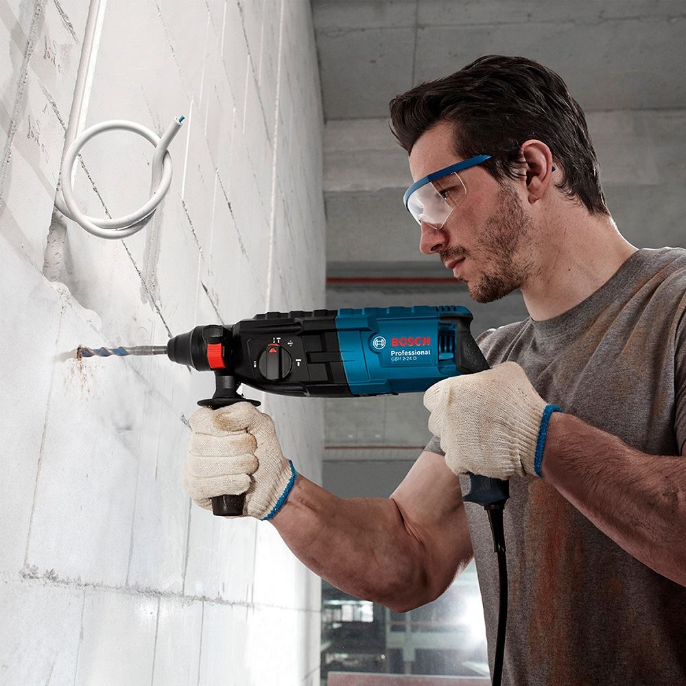 Martelete Perfurador Rompedor SDS Plus GBH 2-24 D Com Maleta E 7 Peças 820W  220V BOSCH / REF. 0615A001NV000