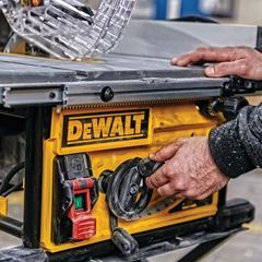Serra de Mesa 10 Polegadas com 1 Lâmina de Serra 24D 2000W 220V DEWALT / REF. DWE7492-B2
